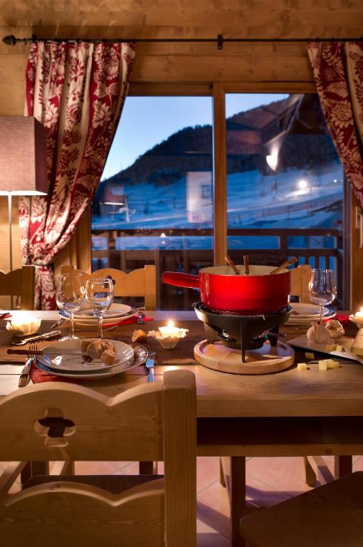 Cgh Residences & Spas Le Chalet Des Dolines Montgenevre Room photo